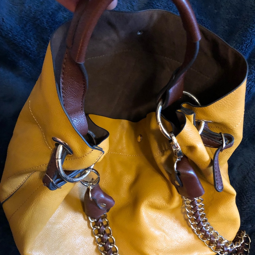 Large hobo tote, handles + strap, + crossbody!